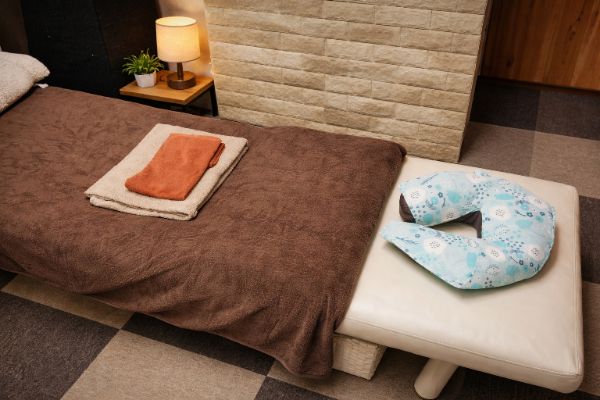 もみほぐしの施術ベッド